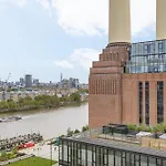 Battersea Power Station Flat With River Views