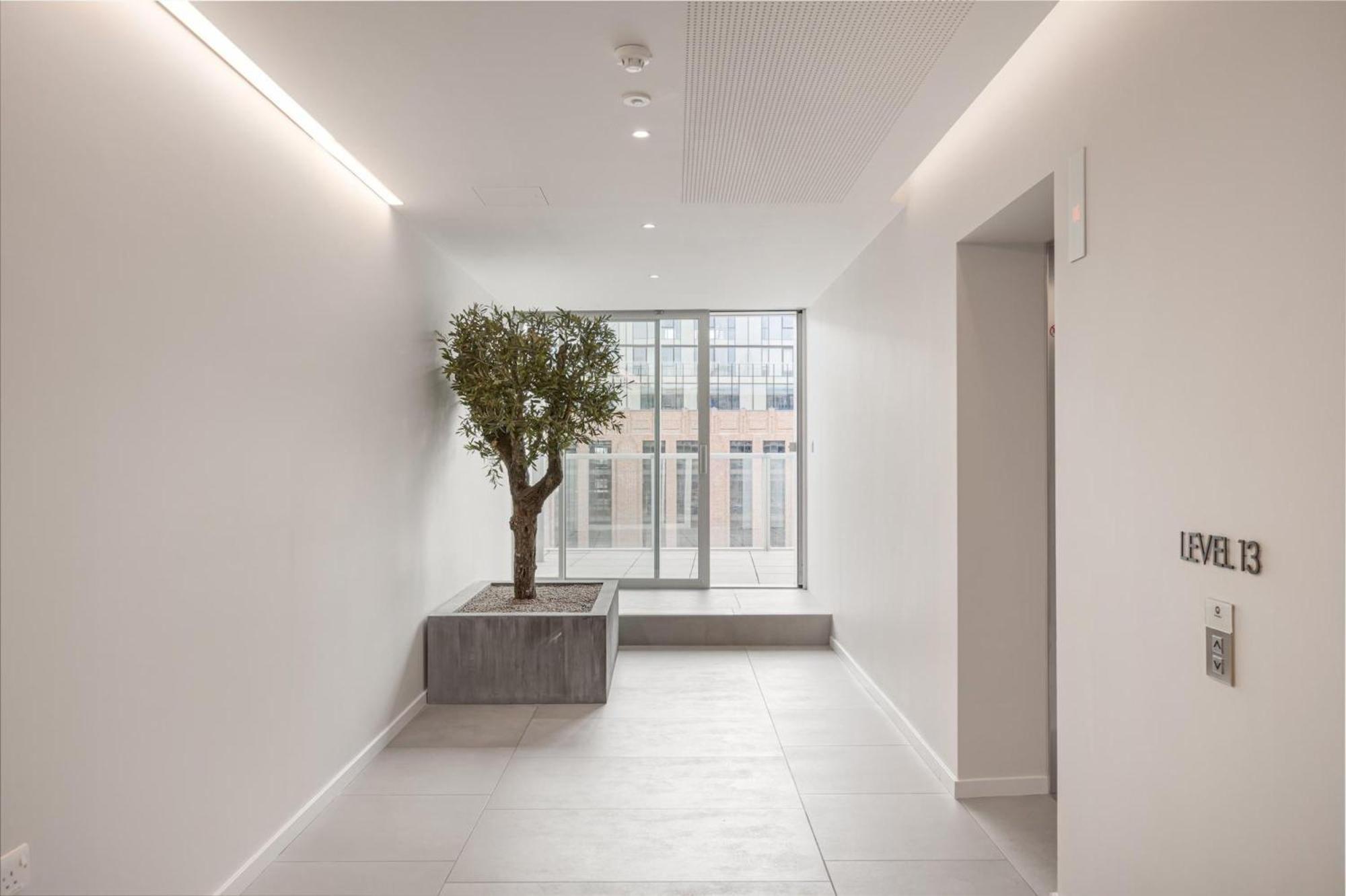 Battersea Power Station Flat With River Views *