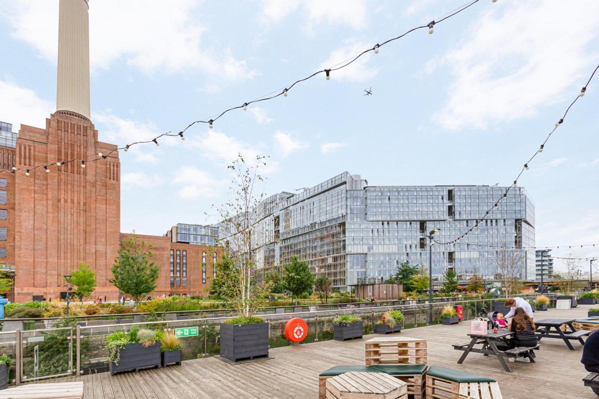 Battersea Power Station Flat With River Views * Londra