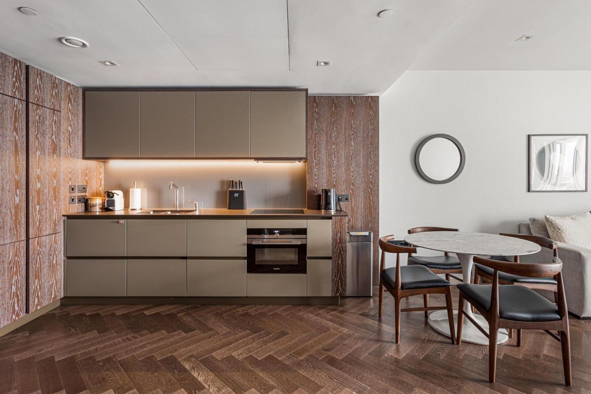 Apartment Battersea Power Station Flat With River Views